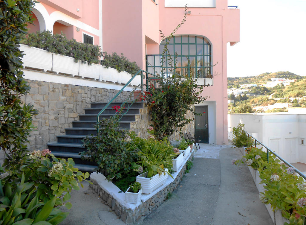 Albergo Le Querce ปอนซา ภายนอก รูปภาพ